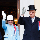 The Royal Family greets the Children's Parade in Oslo from the Palace Balcony. Photo: Heiko Junge, NTB scanpix